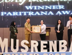 Diserahkan Wagub Victor Mailangkay, Bank SulutGo Raih Penghargaan “Paritrama Award 2025” Kategori Perusahaan Besar