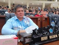 Interupsi Sidang Paripurna, Henry Walukou Minta Tindak Lanjuti Kasus Gabriel Sineleyan Pasien RS Kandou Yang Tidak Mendapat Penanganan Maksimal