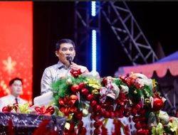 Gubernur Yulius Selvanus Ajak Jemaat Tiberias Jadikan Momentum Natal Bawa Harapan dan Semangat Pembaruan Bagi Keluarga