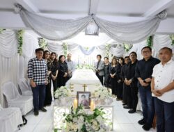 DPRD Sulawesi Utara Berikan Penghormatan Terakhir bagi Ibunda Tercinta Royke Roring di Leilem