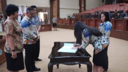Dinamika Organisasi, Plt. Sekwan DPRD Sulut Niklas Silangen Pimpin Sertijab Kasubag Administrasi Kesekretariatan