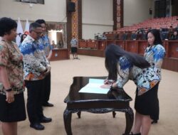 Dinamika Organisasi, Plt. Sekwan DPRD Sulut Niklas Silangen Pimpin Sertijab Kasubag Administrasi Kesekretariatan