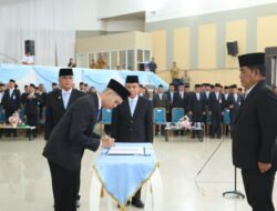 Lantik 318 Pejabat Fungsional Pemprov Sulut, Gubernur Yulius Tekankan Integritas dan Loyalitas Tanpa Kompromi