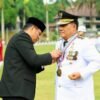 Gubernur Yulius Selvanus Terima Penghargaan Tertinggi Kepamongprajaan dari IPDN