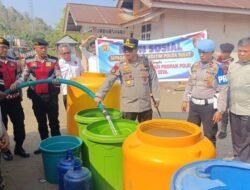 Tanggapi Keluhan Warga, Kapolres Boltim Gerak Cepat Bantu Warga Terdampak Krisis Air Bersih